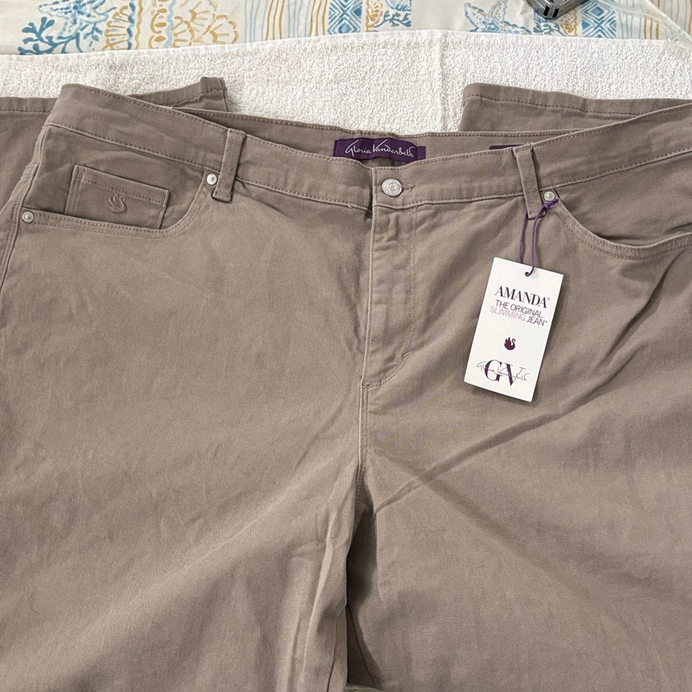 Gloria Vanderbilt Amanda slimming jeans size 22W khaki color straight NWT